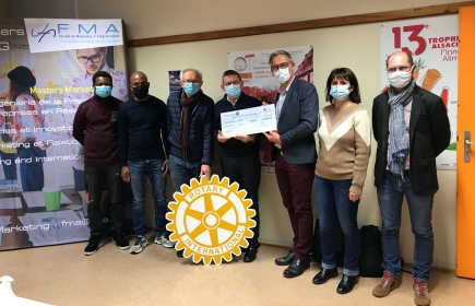 Le 23/11/2021 le Rotary Club Colmar a remis un don de 1800€ a la Fondation de l'UHA en Présence de CARITAS
