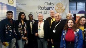 Le stand du Rotary 1680 reçoit les Students Exchange